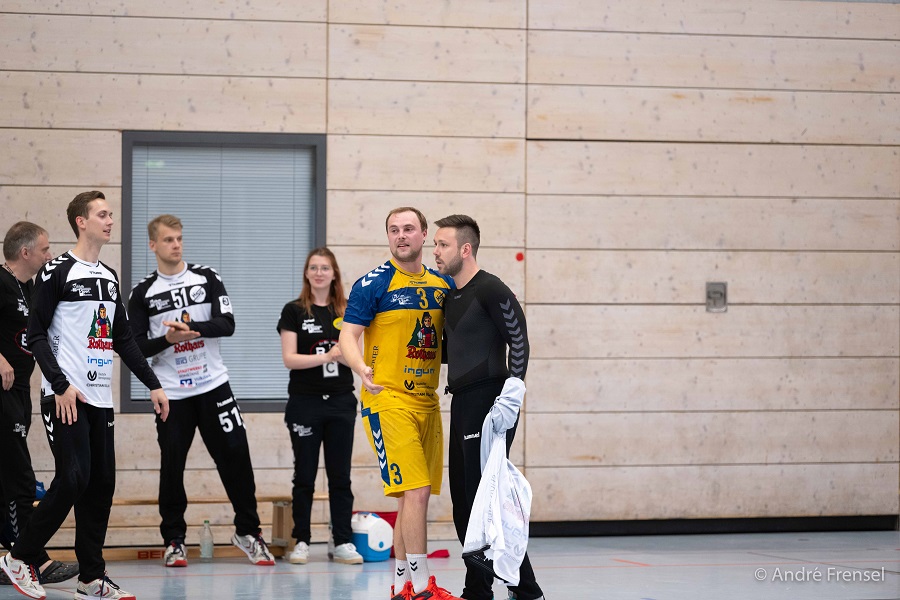 Nach glanzlosem Sieg: U23 der HSG Konstanz verabschiedet zwei langjährige Spieler Nach glanzlosem Sieg: U23 der HSG Konstanz verabschiedet zwei langjährige Spieler